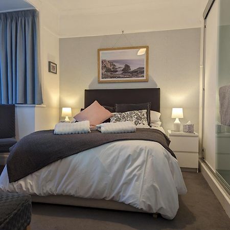 En-Suite Nook Near Forest & Sea, Super Value With Fridge, Microwave And Tv Lymington Exterior photo