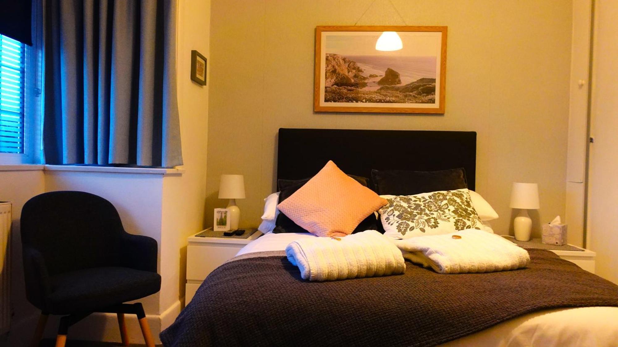 En-Suite Nook Near Forest & Sea, Super Value With Fridge, Microwave And Tv Lymington Exterior photo